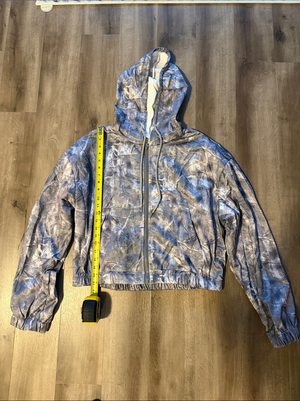 Lightweight Camo Print Crop Zip Hoodie - Gray NWOT